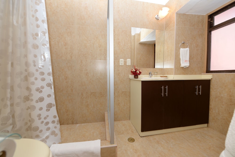 Yabar Hotel Plaza 7/65