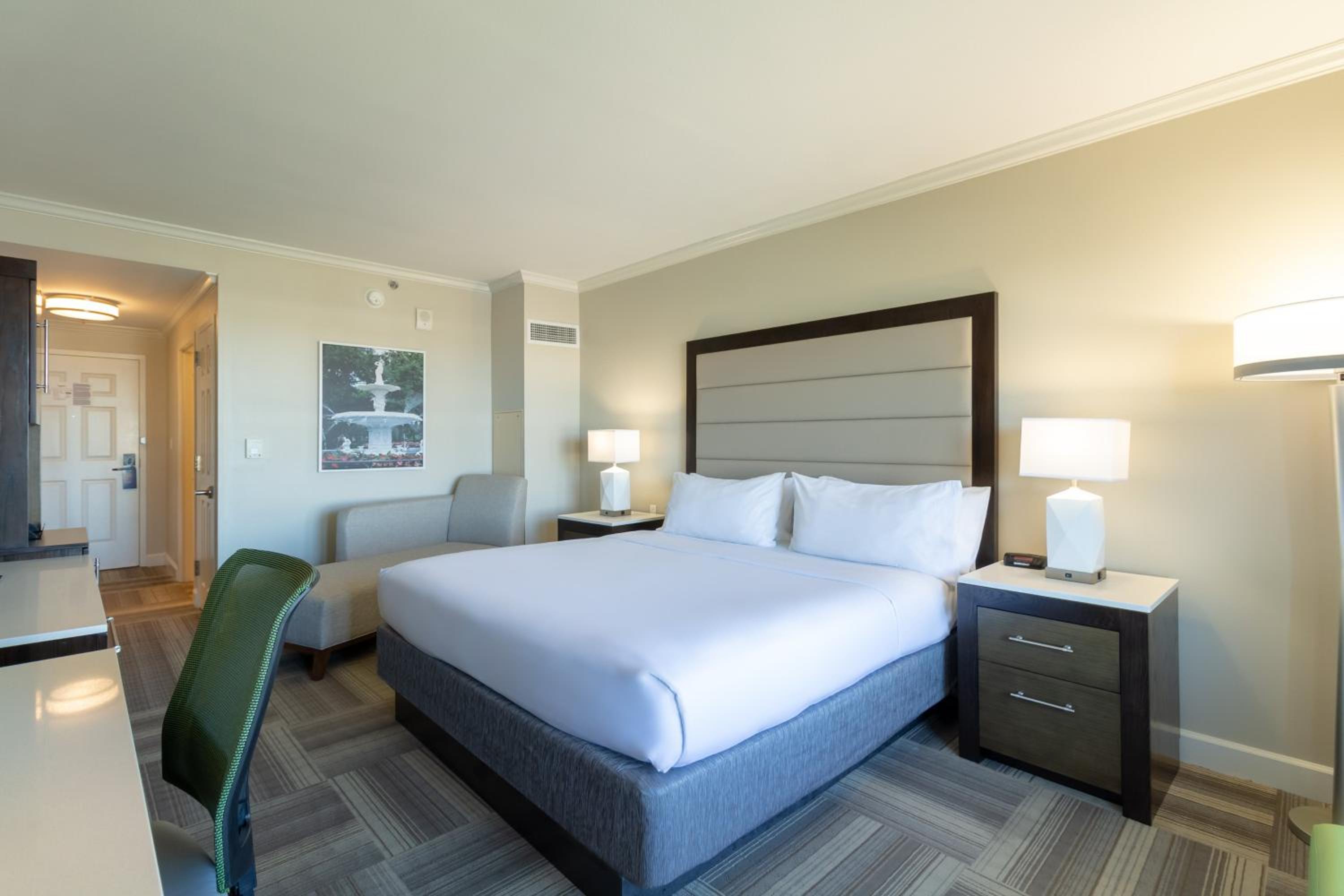 غرفة سوبيريور بسرير كينج، Holiday Inn Express Savannah Historic District 6/10