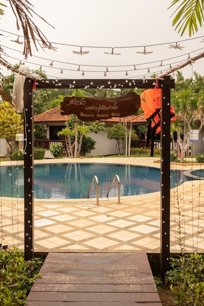 Sailom Resort Bangsaphan 5/55