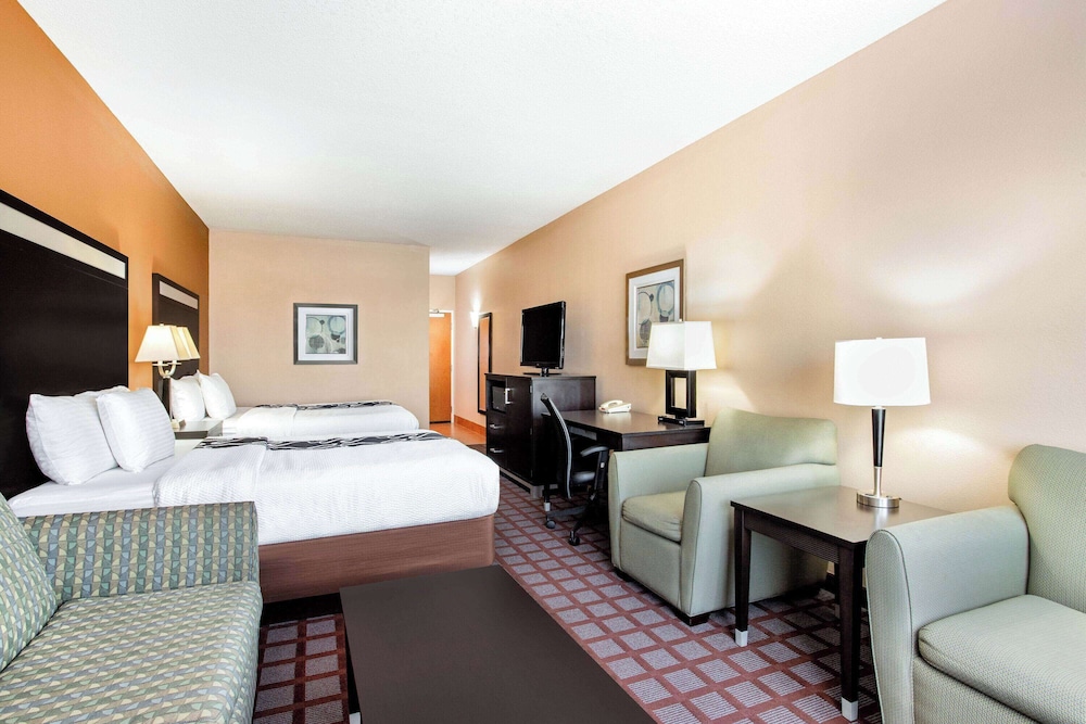 Spark by Hilton Plainfield Indianapolis Airport 21/43