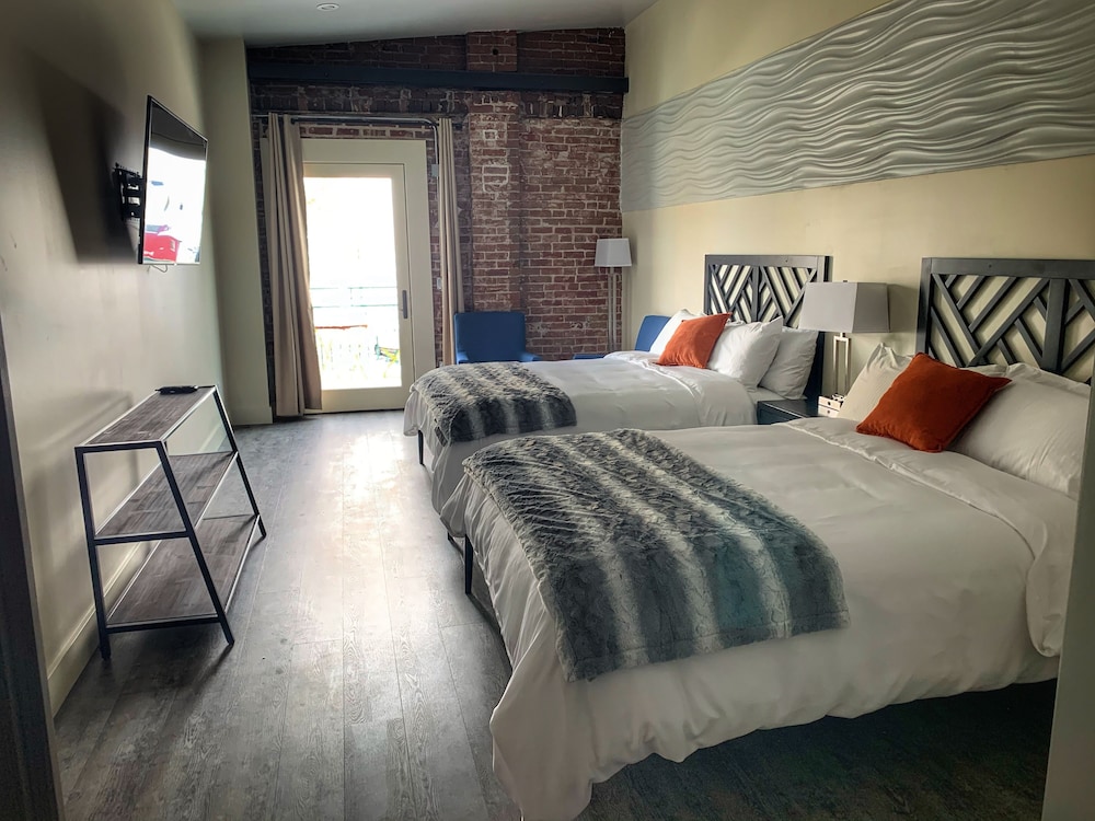 Manhattan Hotel Salida 11/50