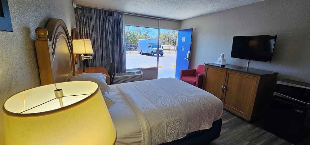 Room at Days Inn By Wyndham Orlando Downtown, ORLANDO - FL