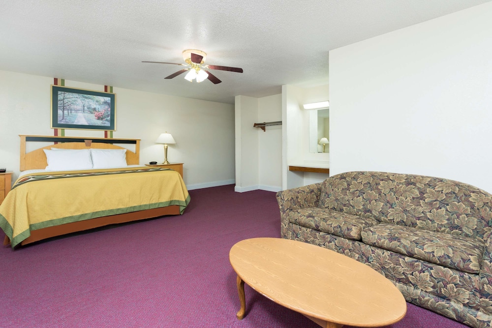Super 8 By Wyndham Anderson/Clemson Area 20/38