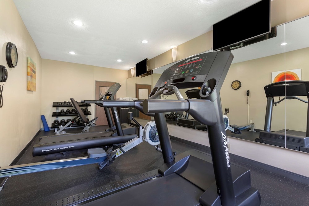 Best Western Plus The Four Corners Inn 39/69