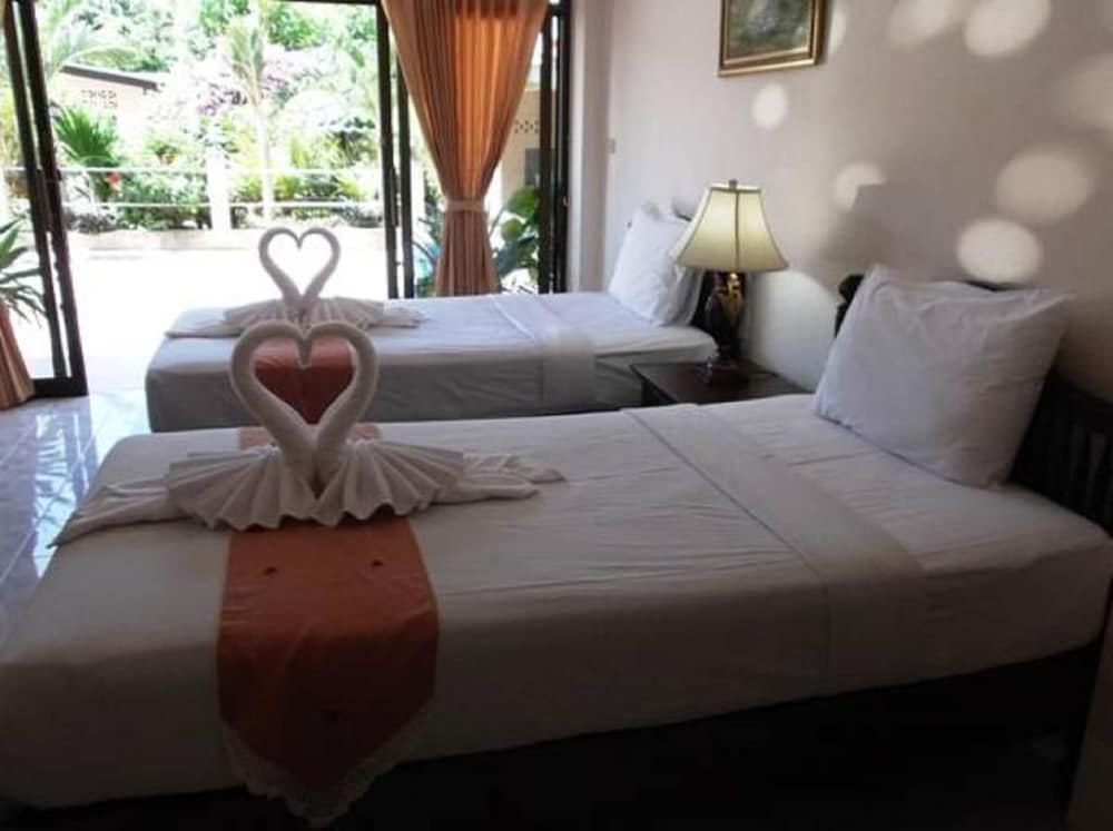 Panupong Hotel 15/22