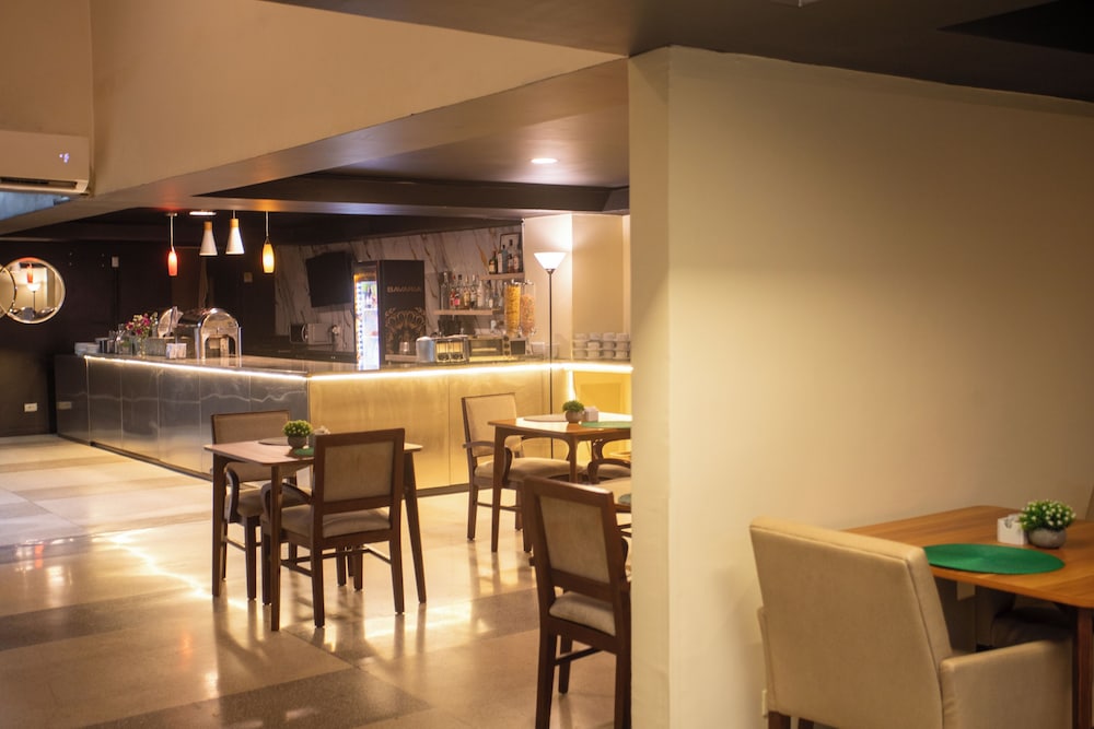 Urban Green Hotel & Suites 45/52