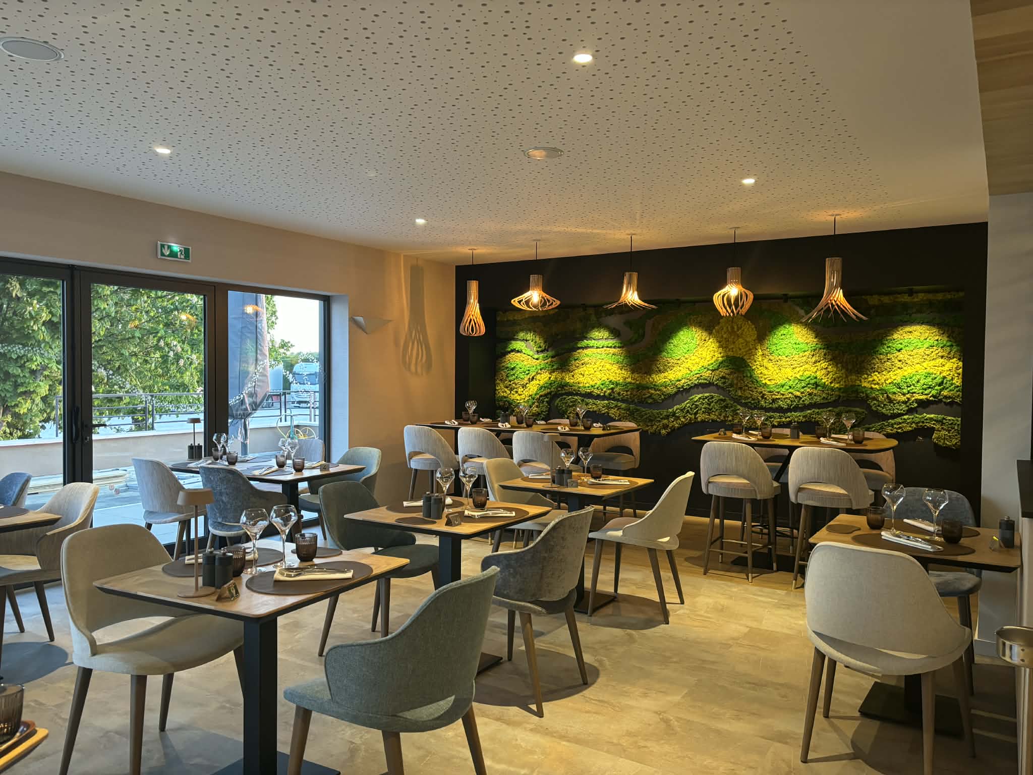 HOTEL LE VAL MORET 12/19