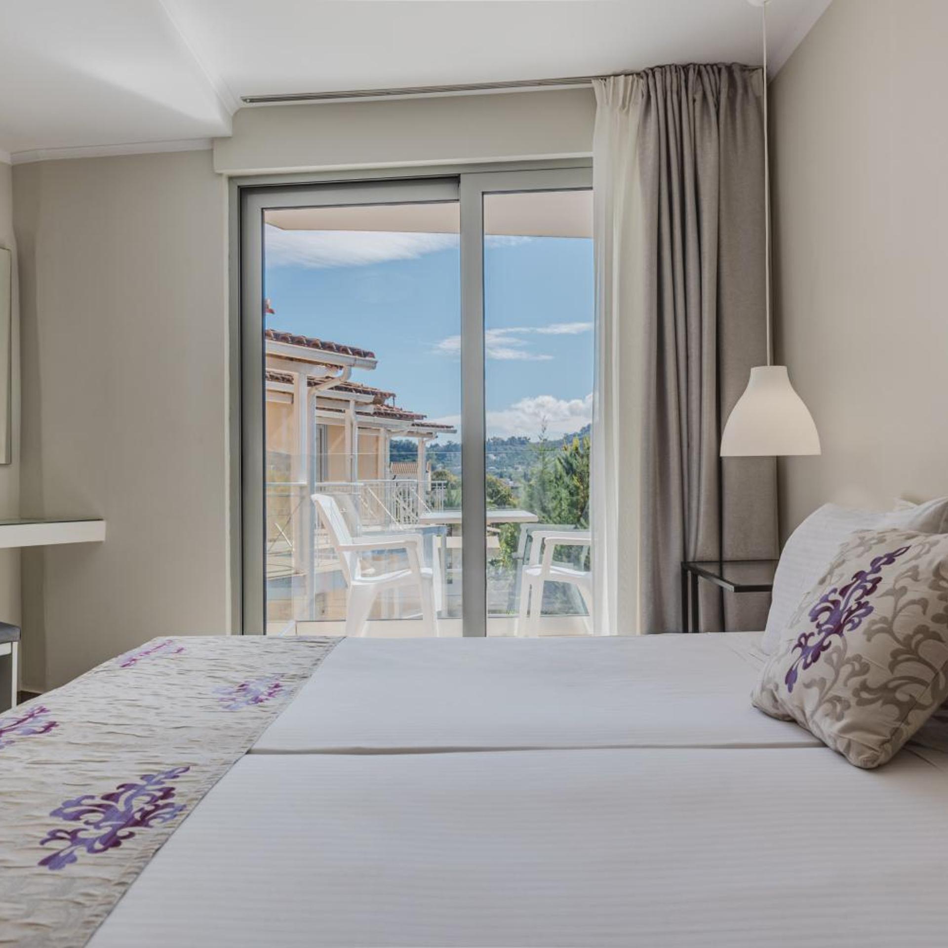 غرفة ديلوكس بسرير مزدوج بشرفة، Sunrise Zante - Adults Only Hotel 10/10