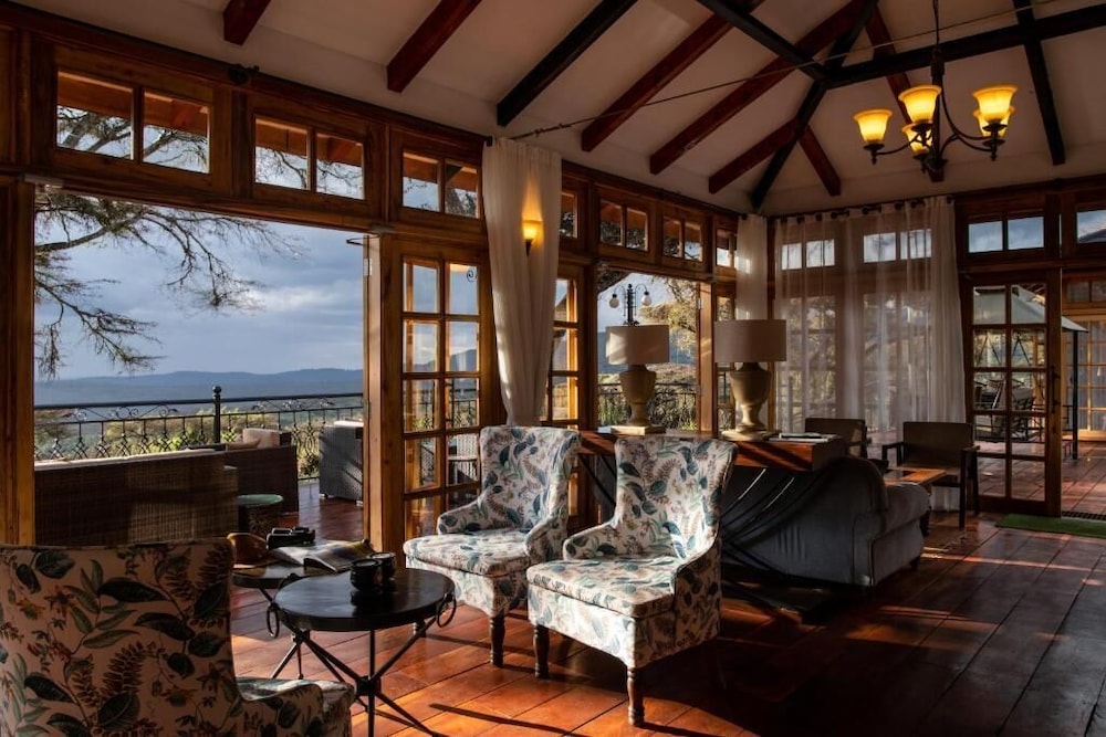 Karibu Camps and Lodges Lions Paw Ngorongoro 45/68