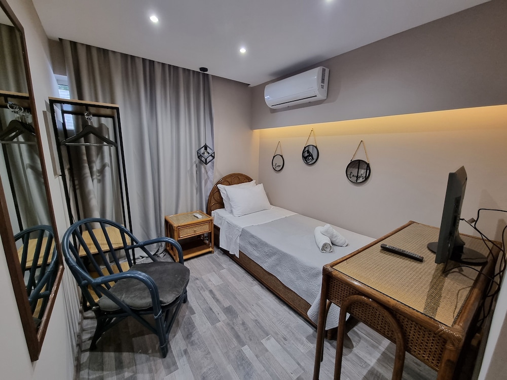 Hotel Parthenis 36/49