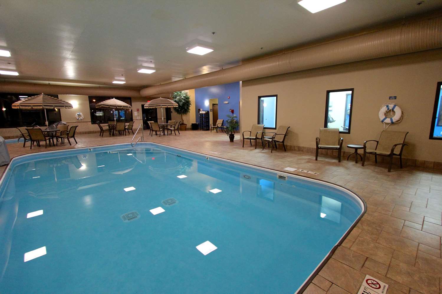 Baymont Inn and Suites Findlay 3/7