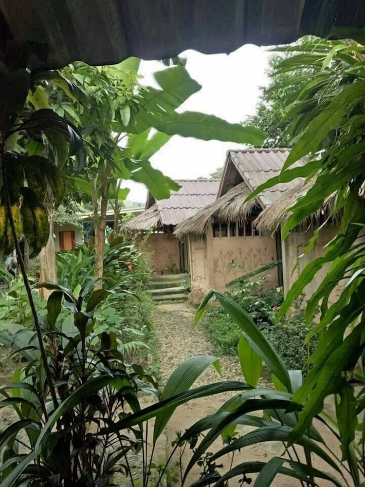 Hill Tribe Art House 41/50