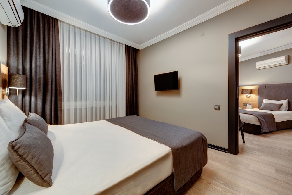 Sahil Marti Hotel 12/72