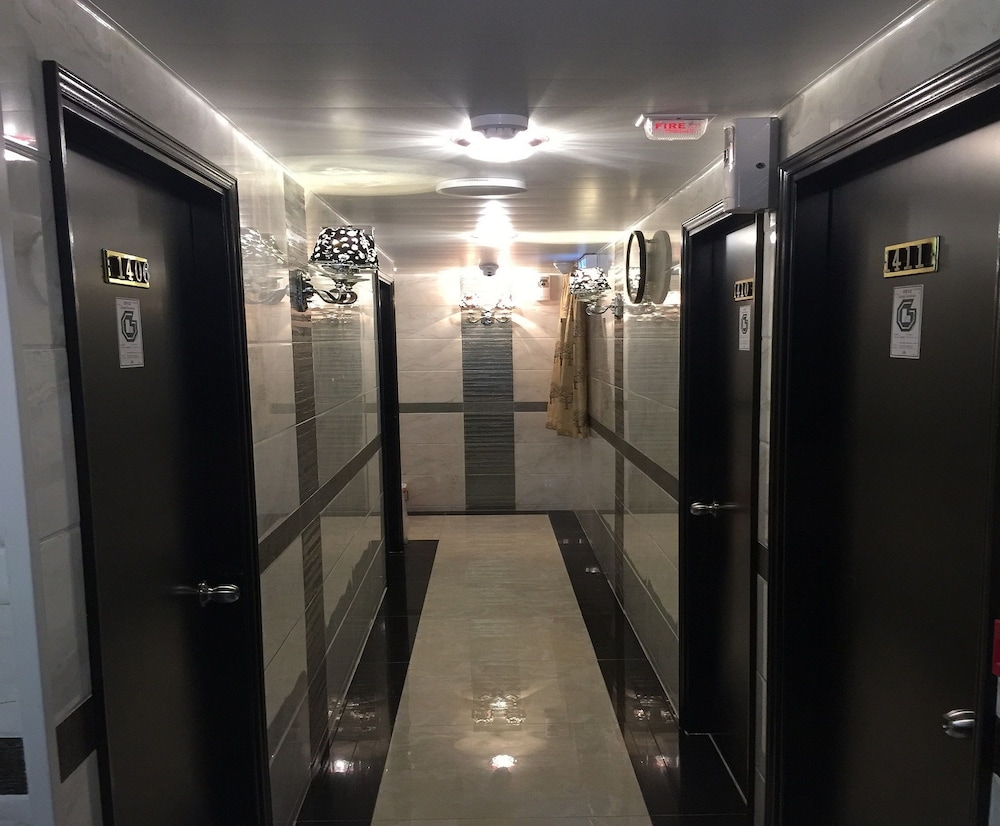 Hotel Skylark 8/61