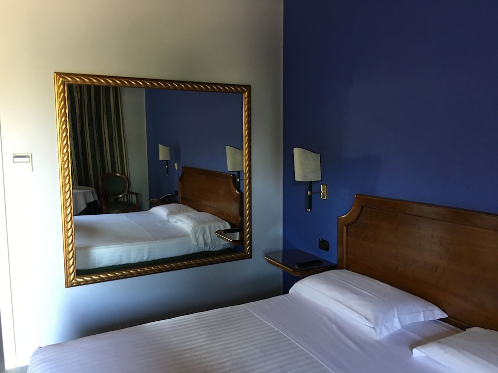 Hotel Don Carlo 6/50