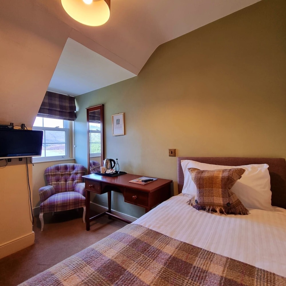Loch Maree Hotel 3/29