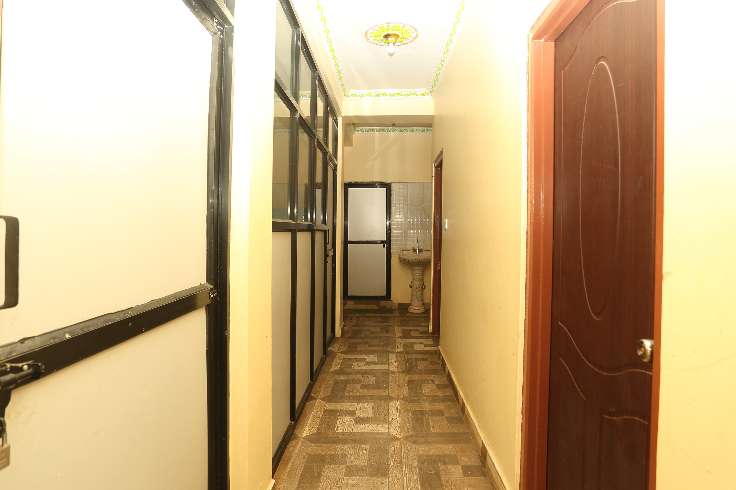 Hotel The Beehive photo3