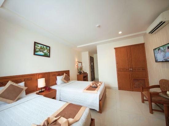 Superior, Twin Beds, No Window