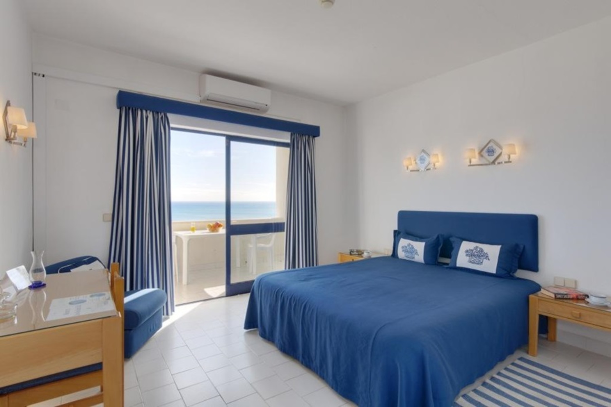Deluxe, Pool or Sea View