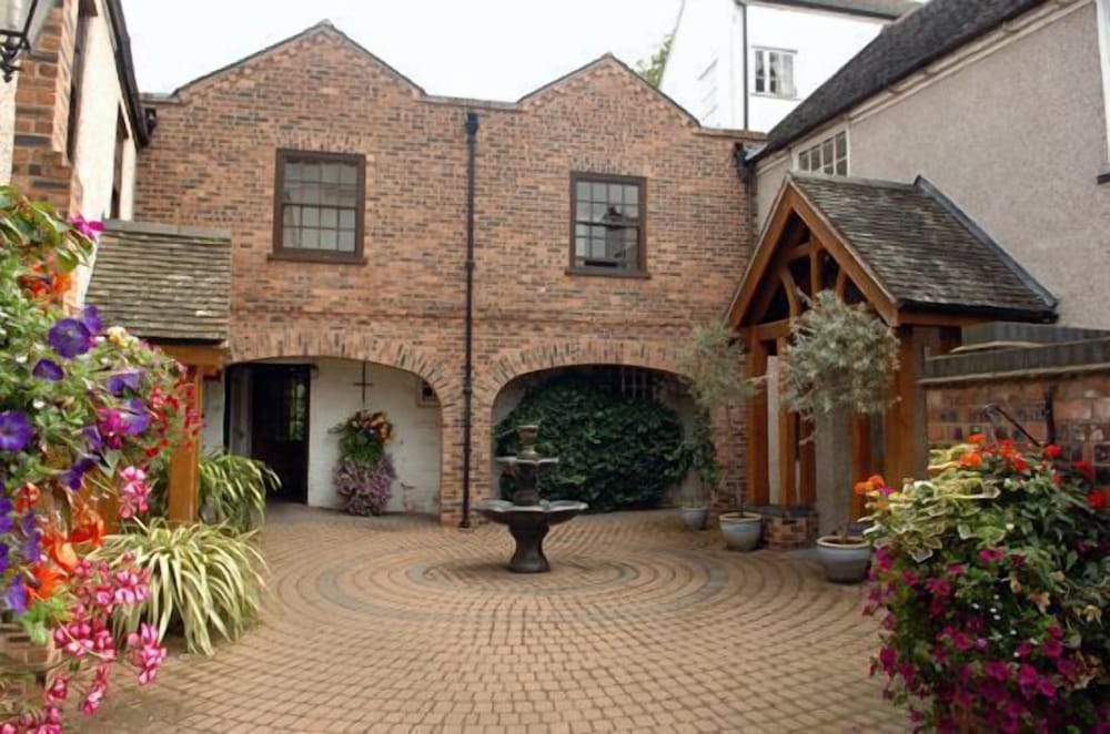 Donington Manor 41/50