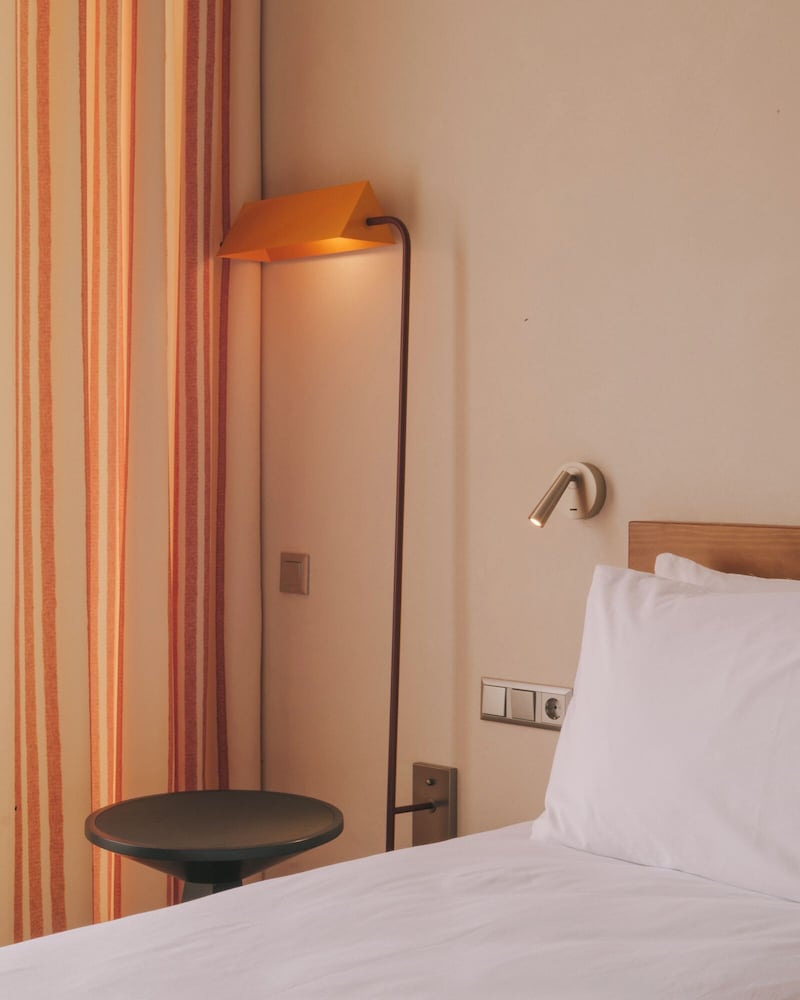 Pabellon Hotel 18/48