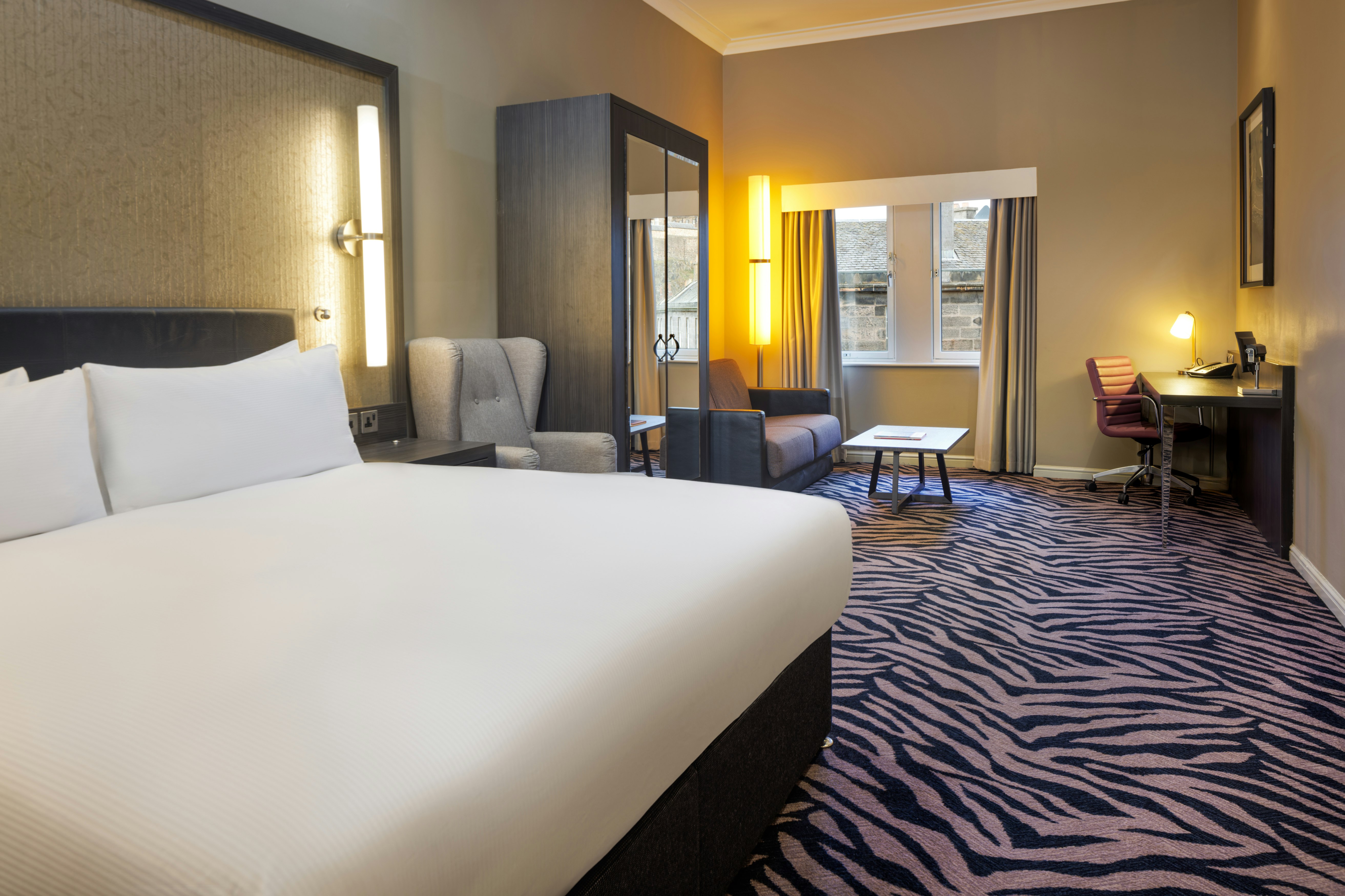 Deluxe, King Bed, with View