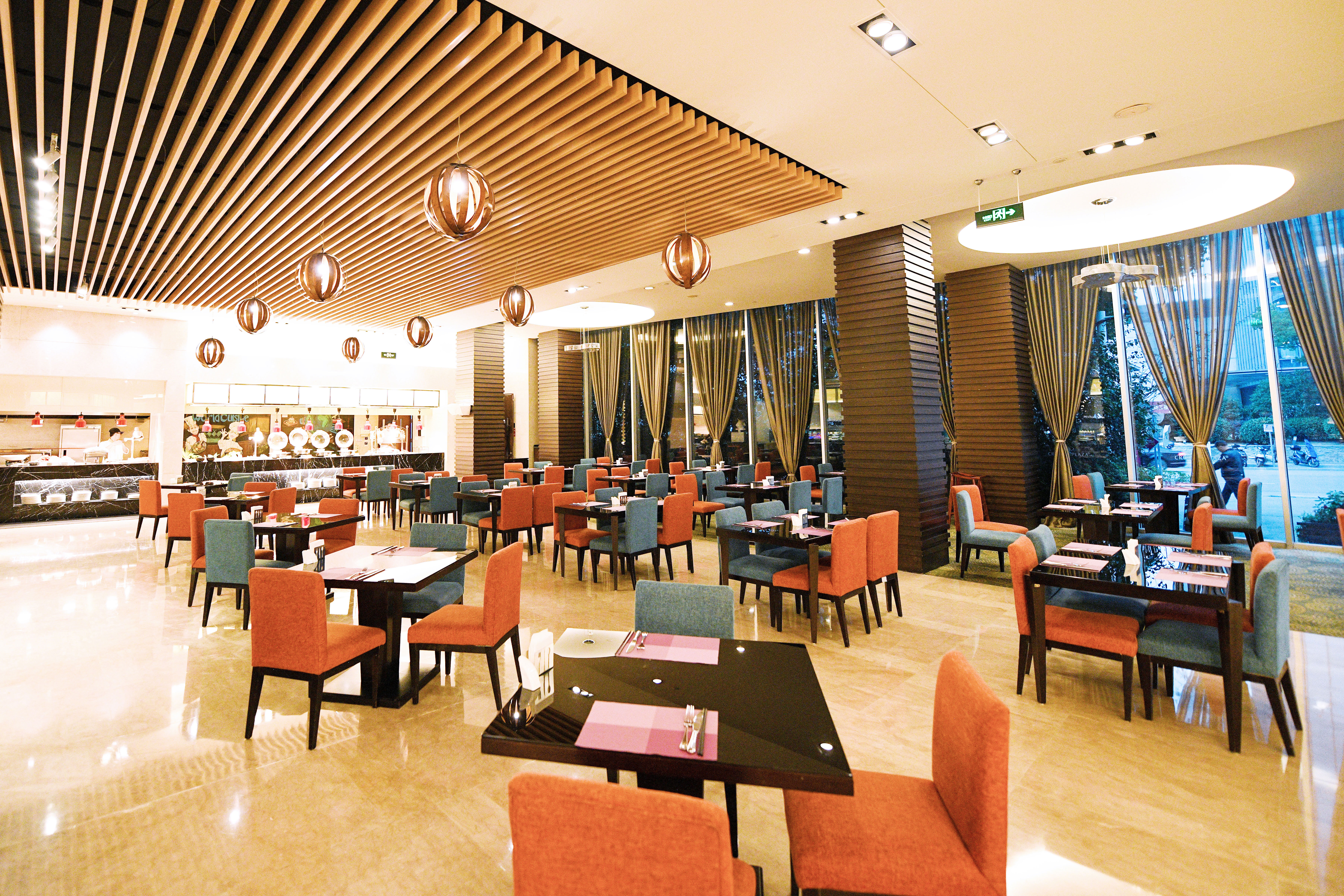 Crowne Plaza Shanghai Xiayang Lake 35/50