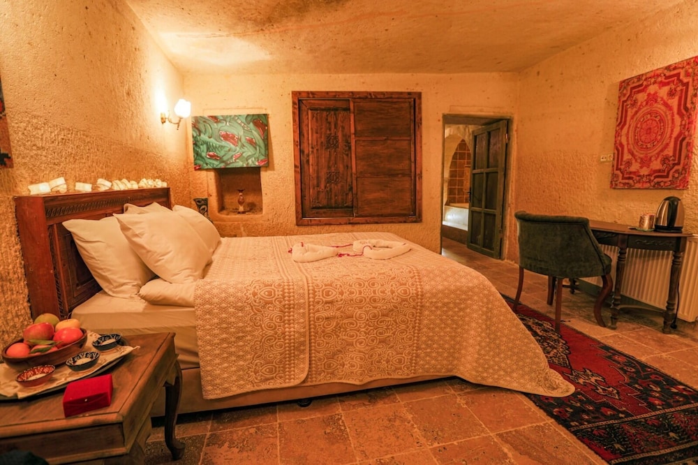 Sinasos Palace Cave Hotel 11/48