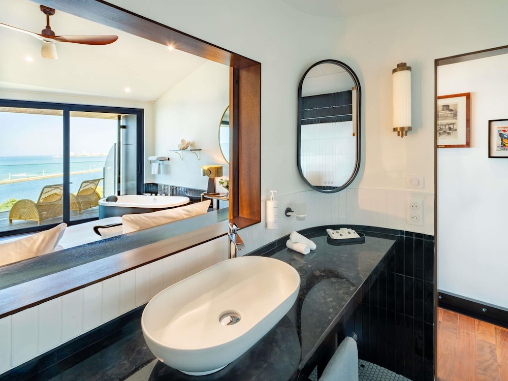 Cote Ouest Thalasso & Spa Les Sables d'Olonne - MGallery Collection 74/75