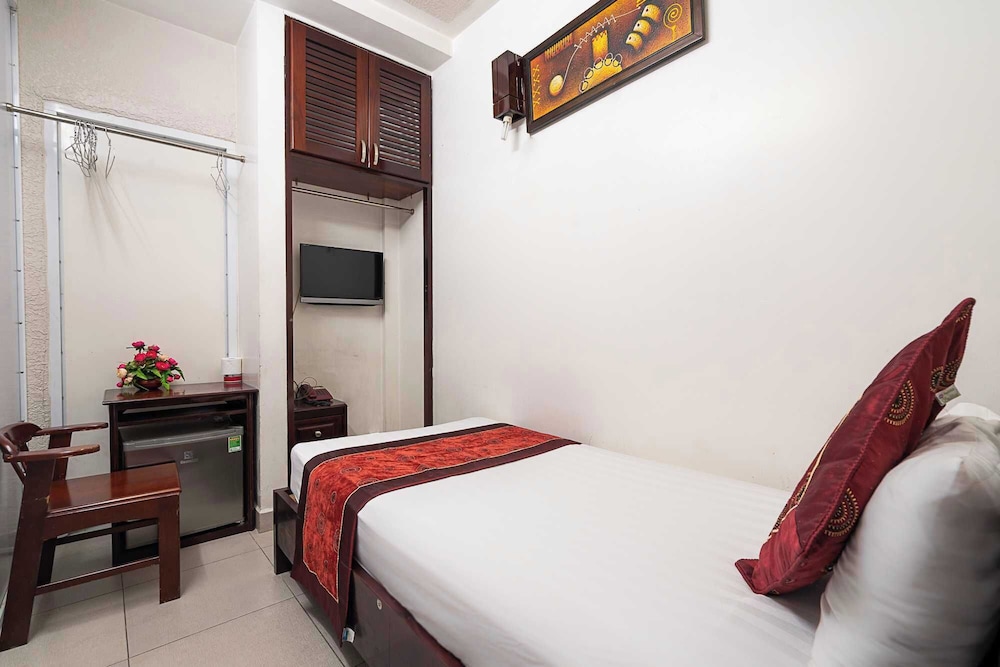 Collection O Dinh Dinh Hotel - Near Tan Son Nhat Airport 20/51