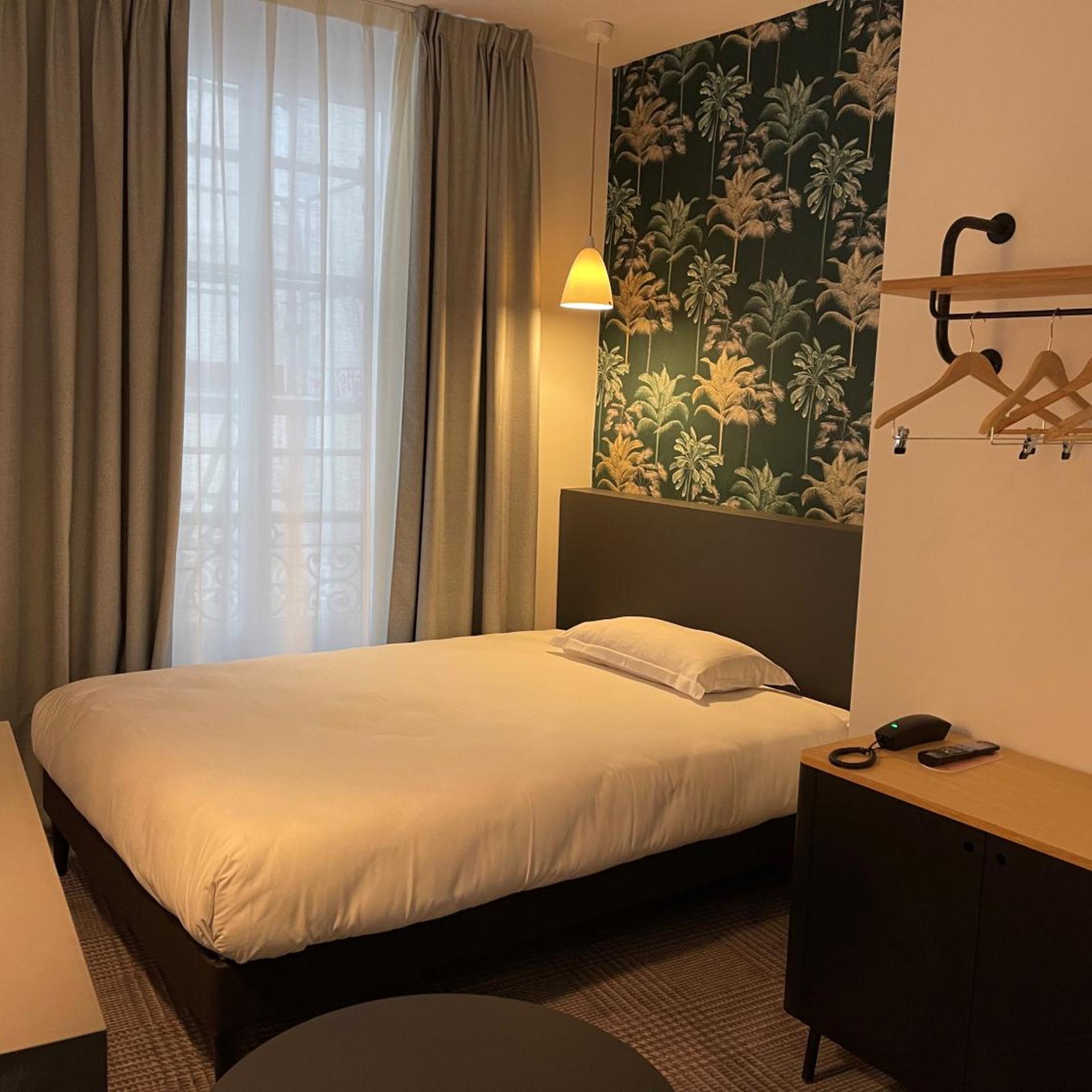 Room, Single