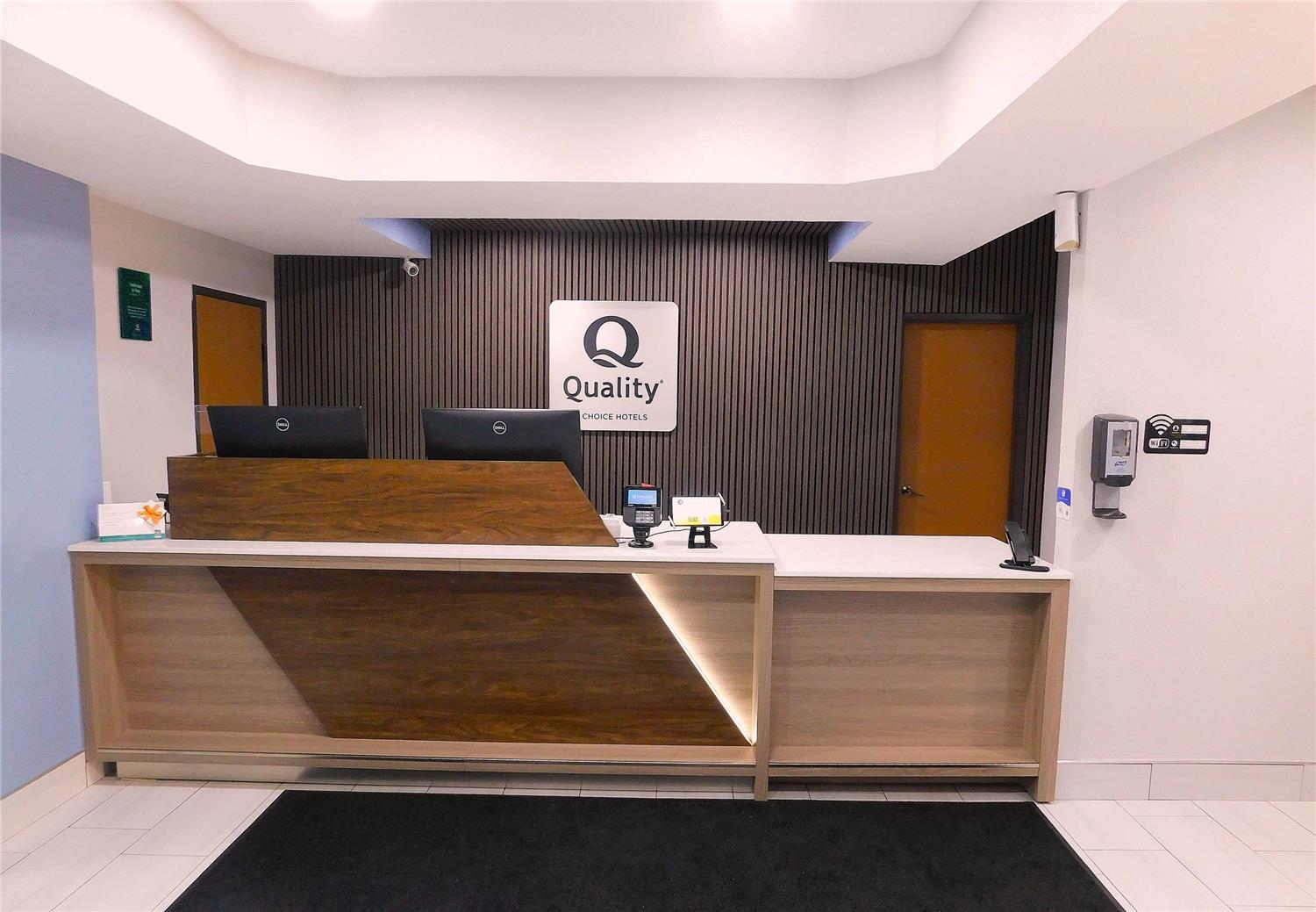 Quality Inn Pontiac 7/52