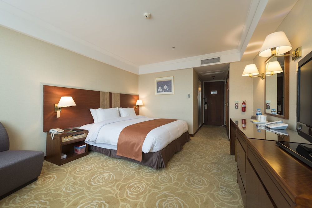 Koreana Hotel 8/64