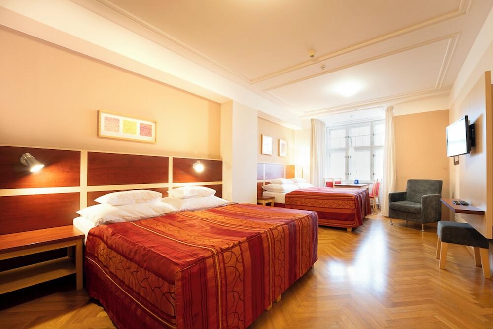 EA Hotel Julis 18/49