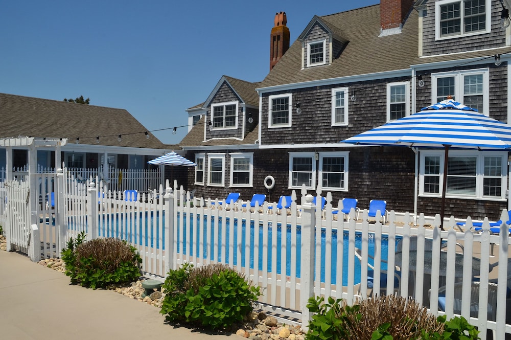 Beach Breeze Inn 2/50