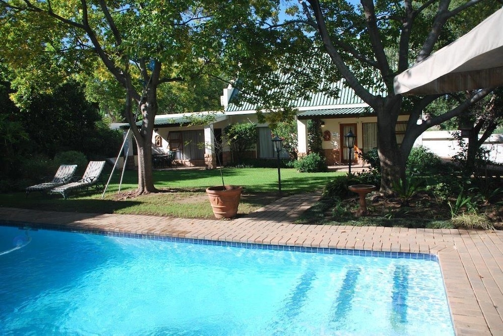 Sunninghill Guest Lodge 29/36