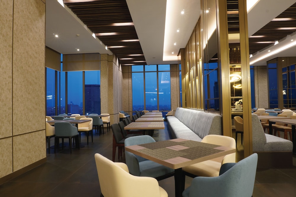Platinum Tunjungan Hotel 28/50