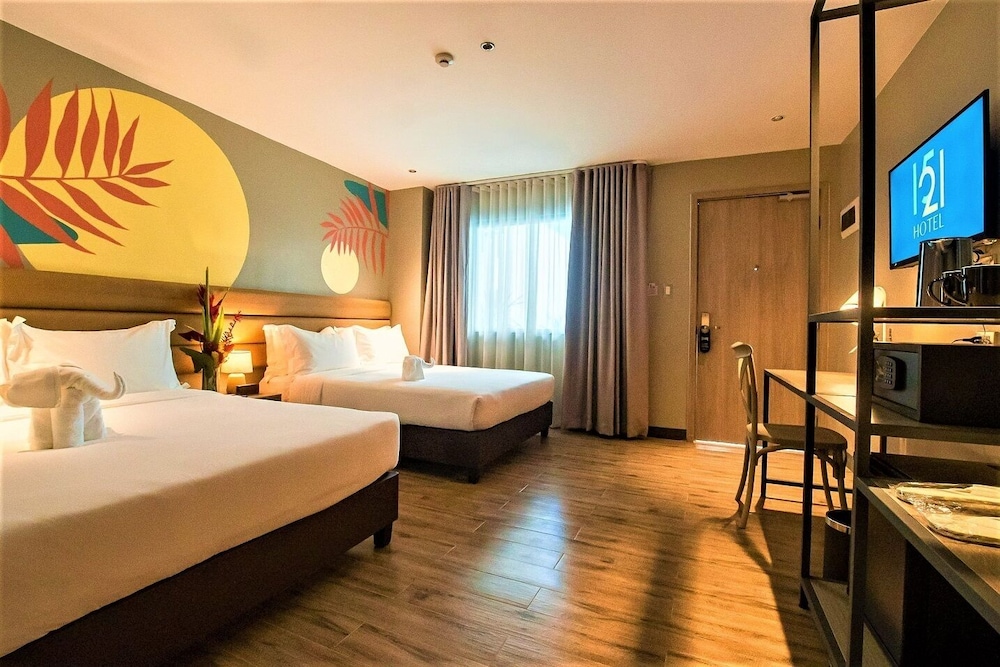 1521 Hotel 26/45
