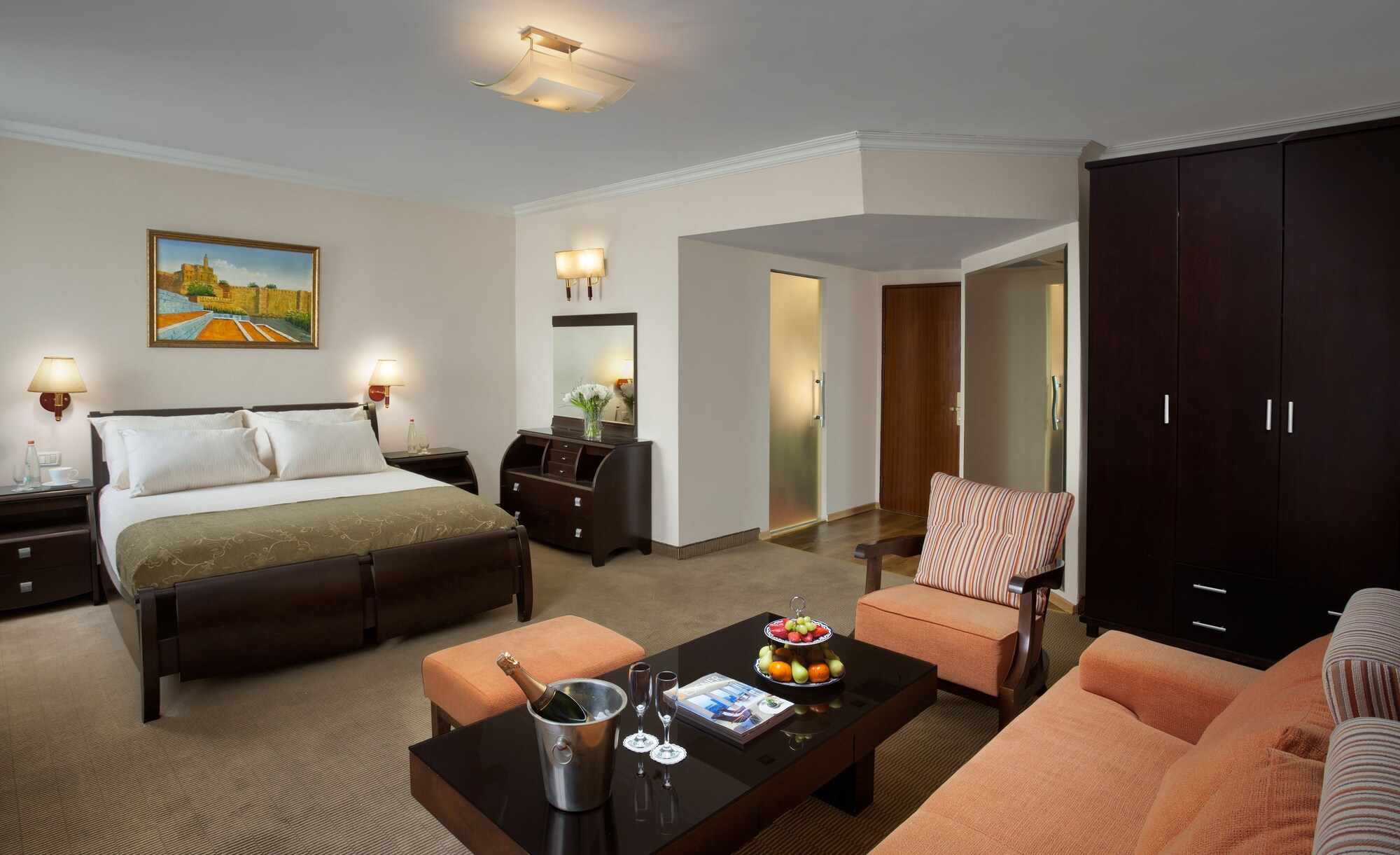 SUITE, TWIN BEDS