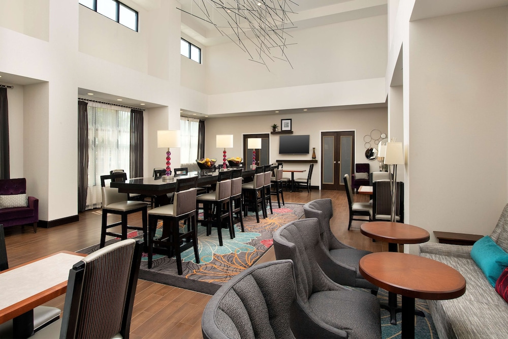 Hampton Inn and Suites Tupelo Barnes Crossing 38/50