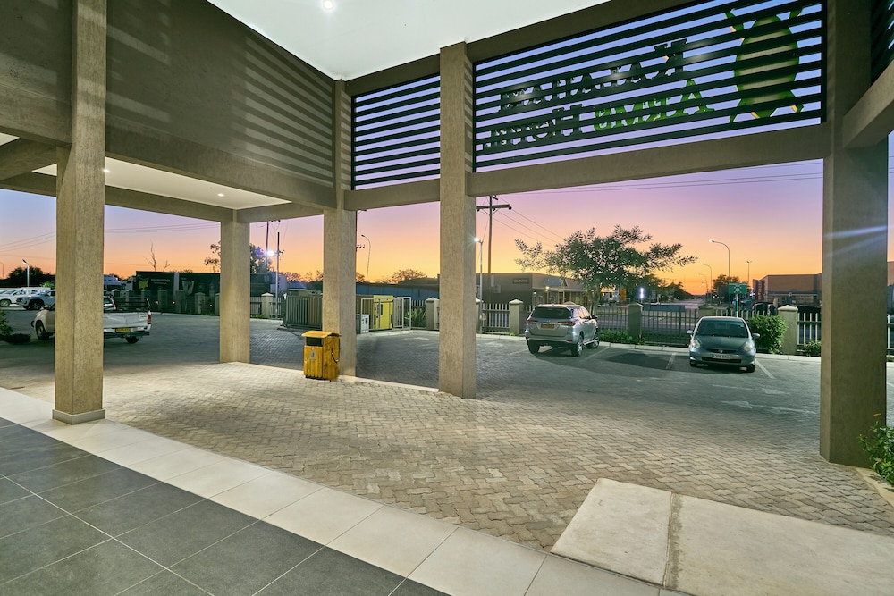 Kalahari Arms Hotel 62/69