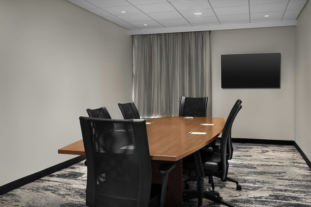 Fairfield Inn And Suites Winston Salem Hanes Mall 63/71