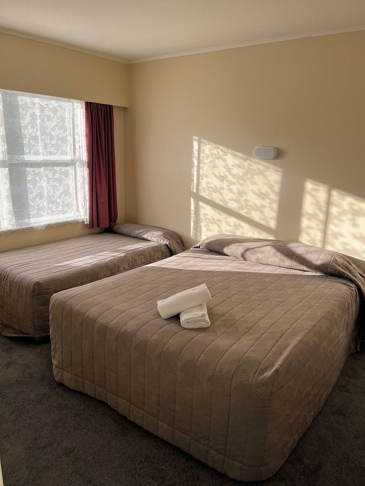 1 BEDROOM, APARTMENT