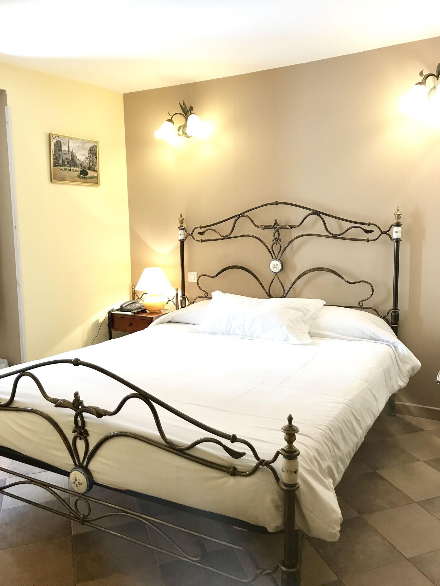 Hôtel Colomba 7/25