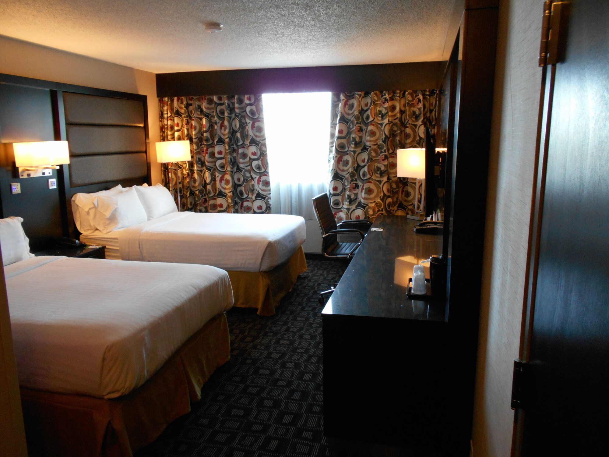 غرفة بريميوم بسريرين مزدوجين، Holiday Inn Louisville East - Hurstbourne 3/7