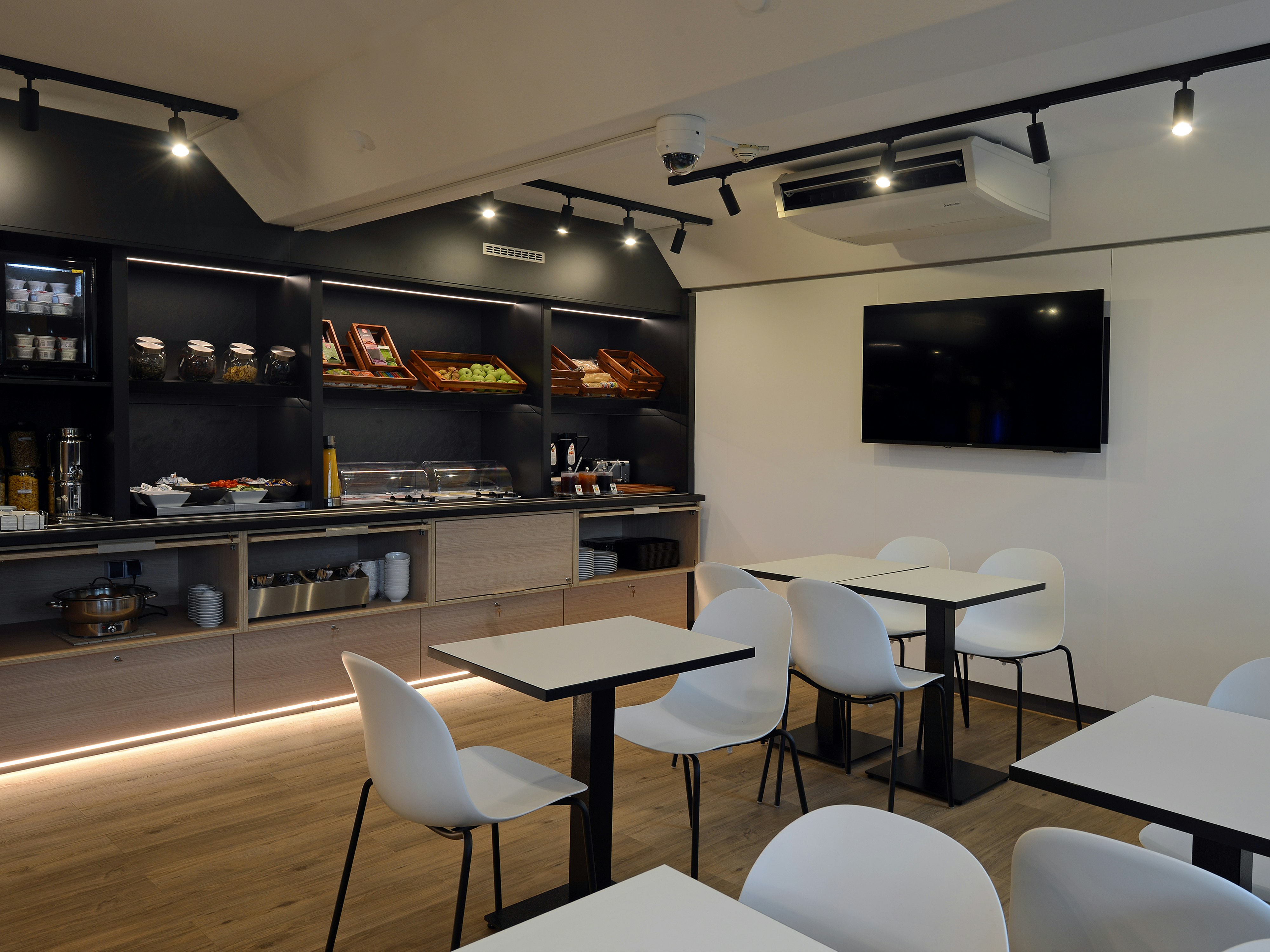 B&B HOTEL Wuppertal-Oberbarmen 13/16
