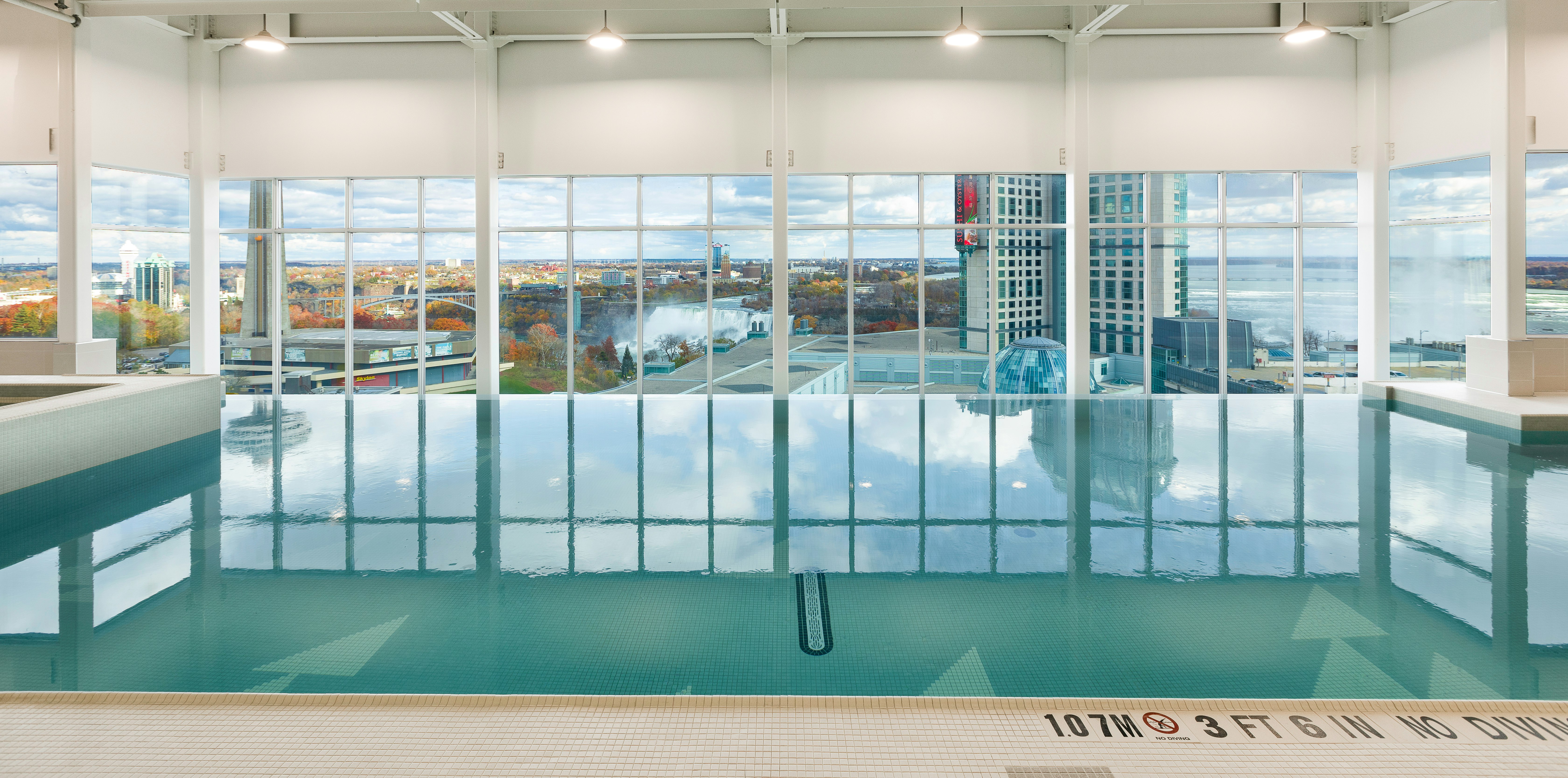 Hilton Niagara Falls/ Fallsview Hotel and Suites 7/49