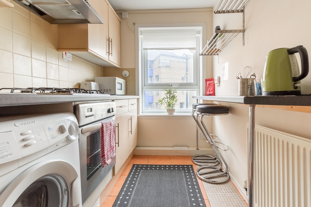 Aisha Apartment 50/50
