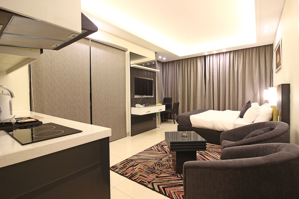 Palm Ville Suites 23/46