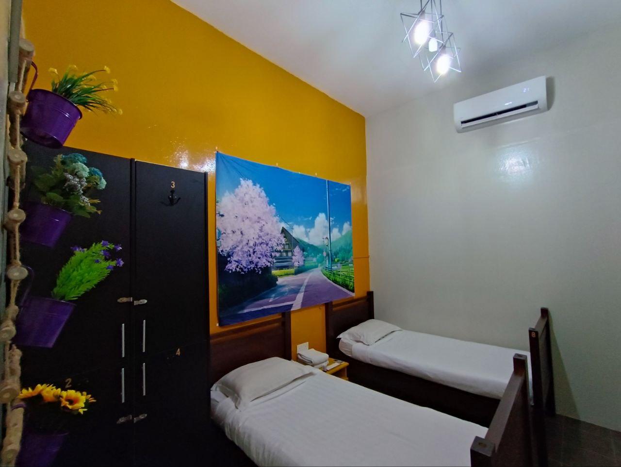 Private, Twin Beds